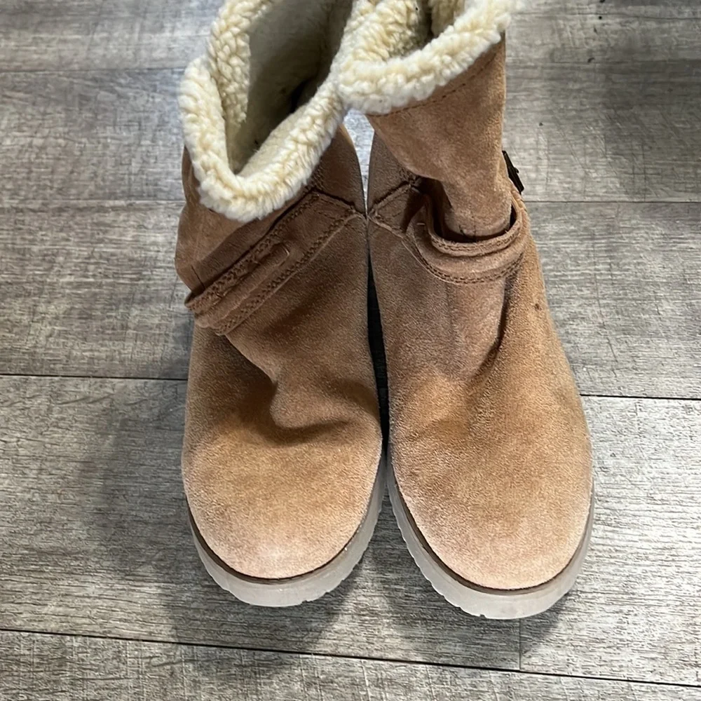 Sonoma Womens size 10 wedge booties suede with sheep skin lining - Picture 4 of 5